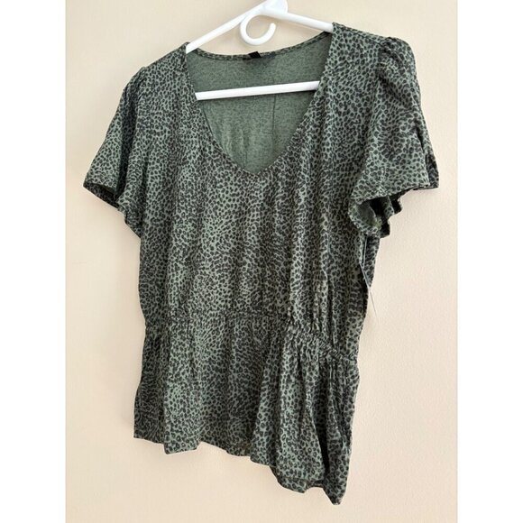 Lucky Brand Green Animal Print V-Neck Peplum Short Sleeved Top Size Medium - Picture 4 of 10